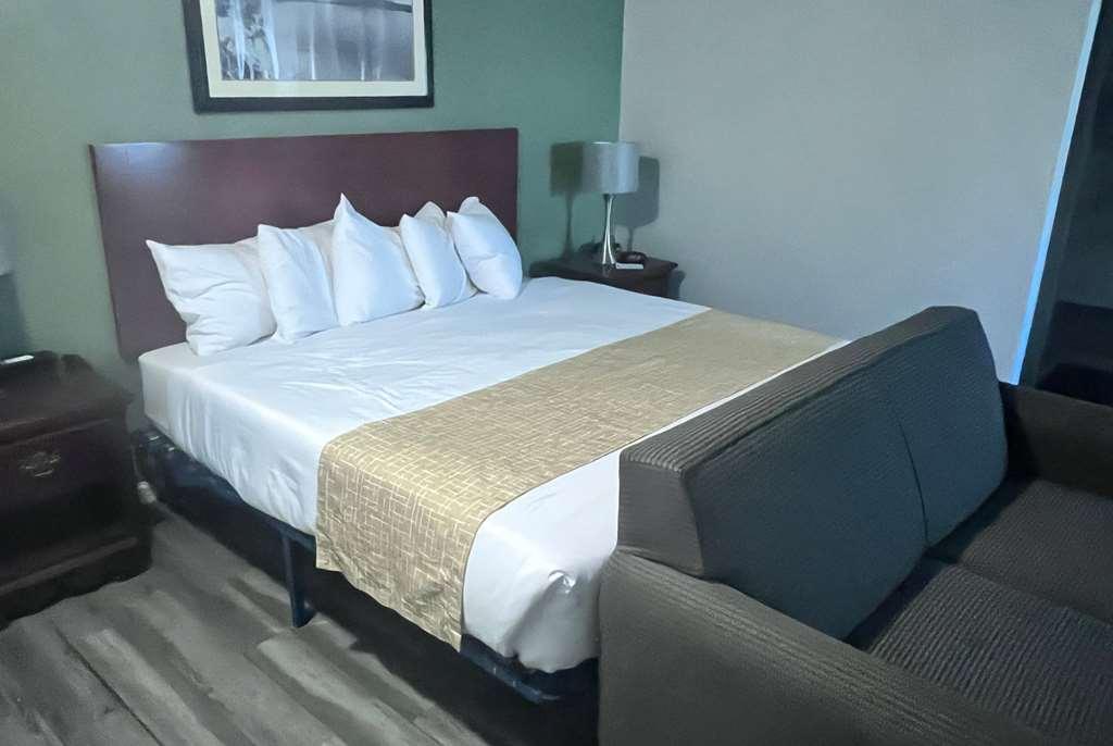 Travelodge By Wyndham Redding Ca Room photo