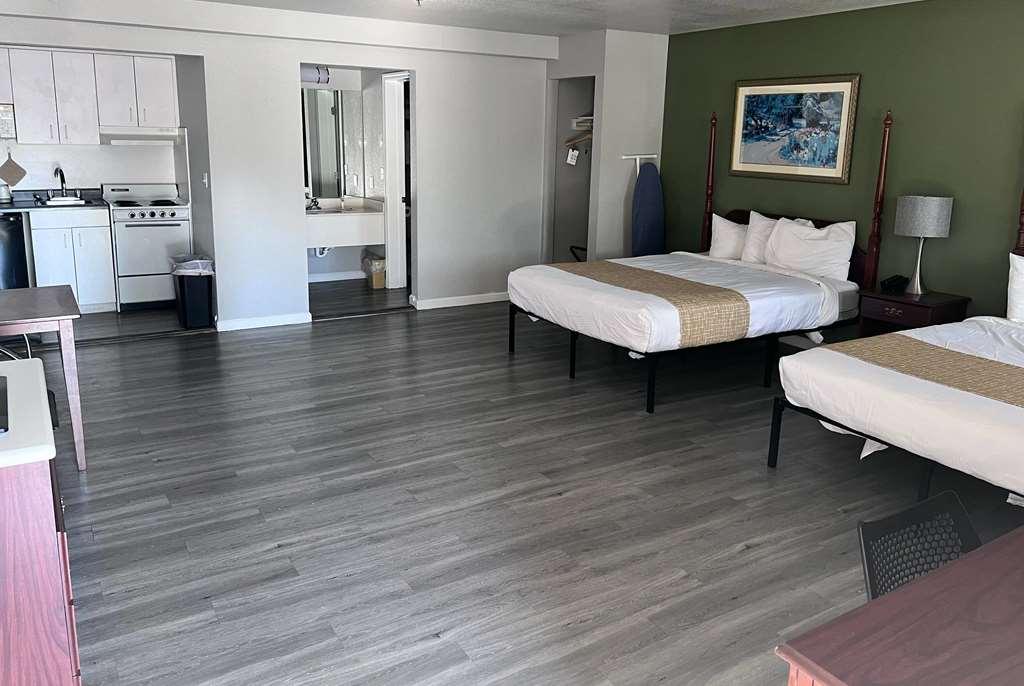 Travelodge By Wyndham Redding Ca Room photo