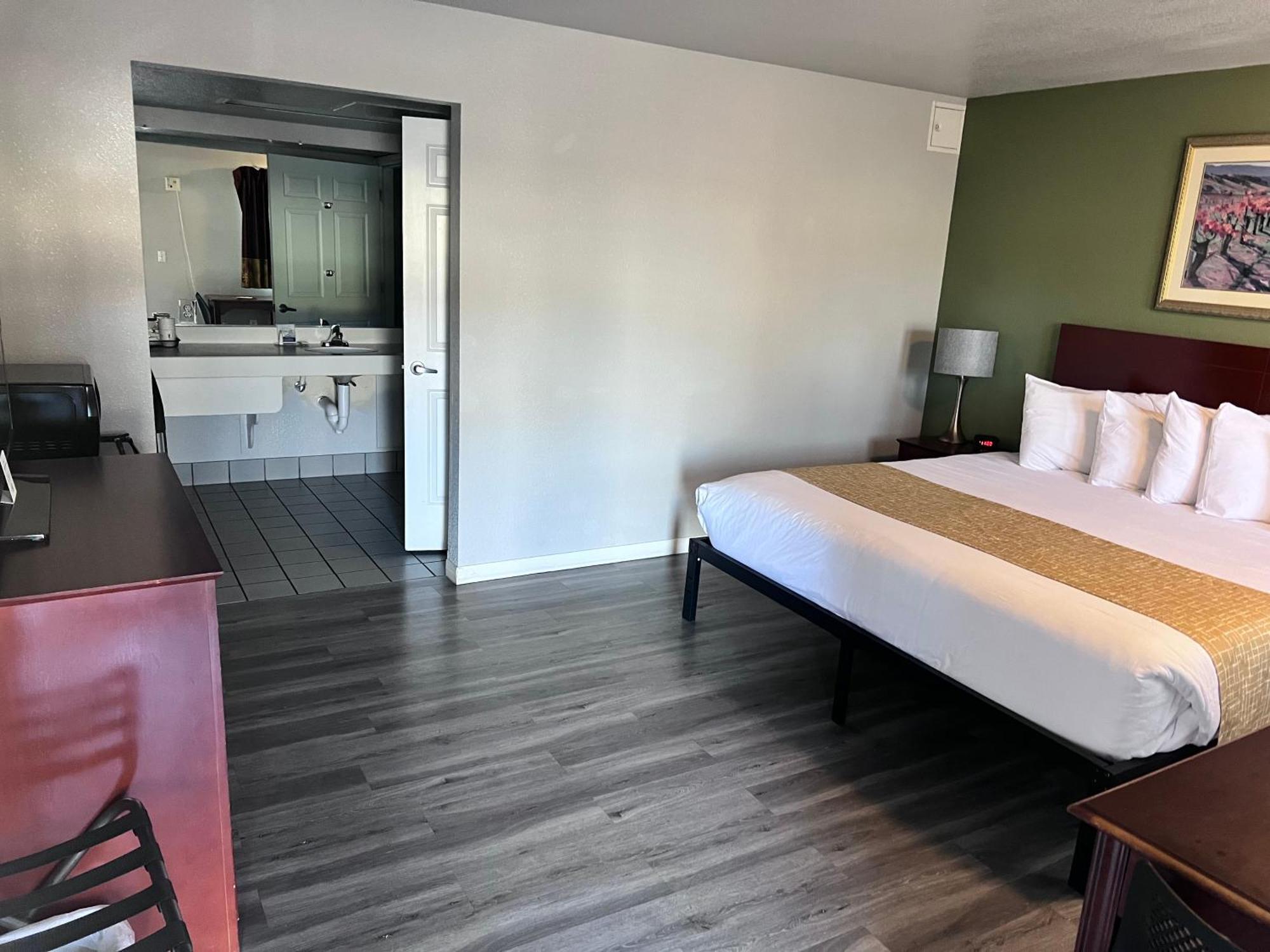 Travelodge By Wyndham Redding Ca Exterior photo