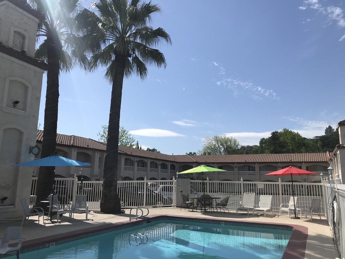 Travelodge By Wyndham Redding Ca Exterior photo